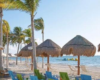 Experience carefree vacation in the heart of paradise! - Punta Sam - Beach