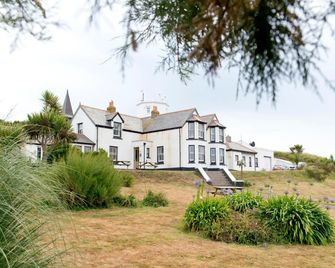 Yha Lizard - Helston - Budova
