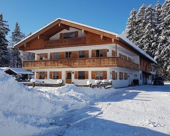 Apartment 6 (App-Mansard) - Apartments Lohbinder (Fam. Holzer) - Rottach Egern - Edificio