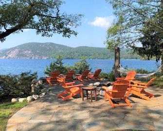 Beautiful & Peaceful Lake George Waterfront With Awesome Sunsets. Beach Nearby! - Ticonderoga - Патіо