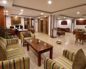 Denzong Shangrila Lords Inn Gangtok - Gangtok - Lounge