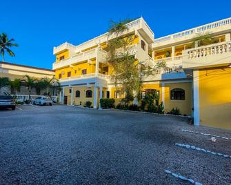 Hotel Parque Atlantico - Ubatuba - Building