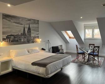 Gran Hotel Regente - Oviedo - Schlafzimmer