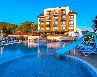 Veramar Beach - Kranevo - Bazén