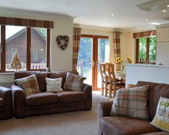 Pine Lodge - Flamborough - Living room