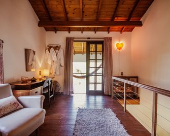 帕拉蒂公車站旅館 - 帕拉蒂 - 客廳