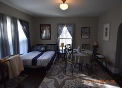 Bungalow in Bloom - French Lick - Bedroom