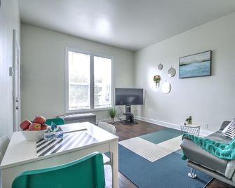 Urban Oasis Near Downtown - Seattle - Wohnzimmer