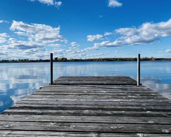 2 bedroom lakefront home - North Hero - Piscina
