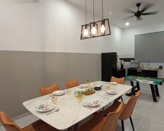 Kuantan putra home - Kuala Lipis - Comedor