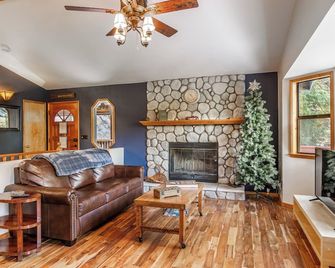 Lake Arrowhead Privacy Redefined at Hill - Lake Arrowhead - Sala de estar