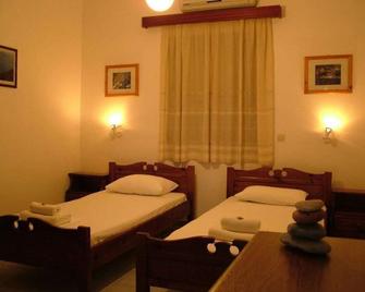 Meroi Studios Molos - Skýros - Schlafzimmer