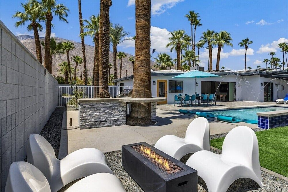 Modern Posh Palm Springs - Palm Springs - Pool