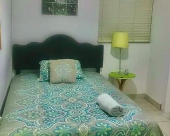 Bienvenido a Casa centro 152, a 2 min de consulado - Matamoros - Bedroom