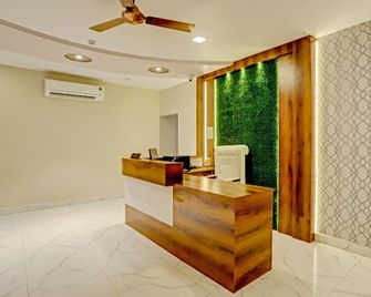 Super Hotel O City Center - Chandrapur - Recepción