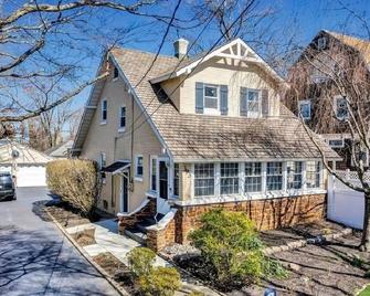 Long Branch Beach house with Inground Pool - Long Branch - Building