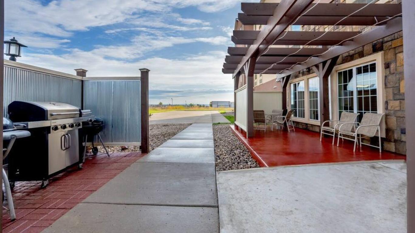 Landmark Suites - Williston