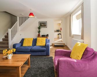 Stables Cottage - Melksham - Living room