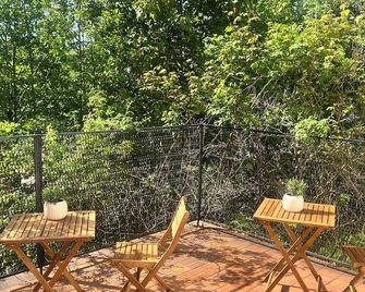 Ewa & Maude Hotel - גטבורג - פטיו