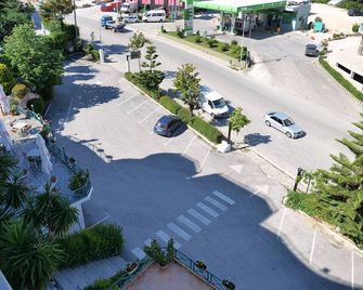 Privé City Hotel - Sarandë - Buiten zicht