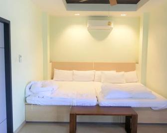 3BRs 5 BathRms with private pool in BKK, 3 km to metro ,9 km to BKK airport - Μπανγκόκ - Κρεβατοκάμαρα
