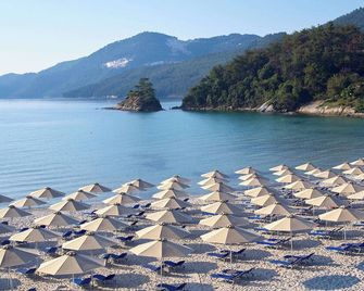 ماكرياموس - Thasos - شاطئ