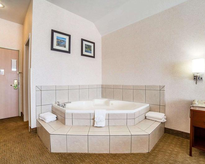 Comfort Inn Elko 82 1 0 6 Elko Hotel Deals Reviews Kayak