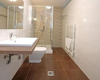 Home Apartmani I Sobe - Osijek