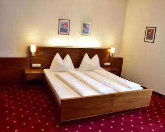 Hotel Krone - בארוניקו - חדר שינה