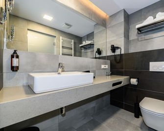 B The Hotel - Sfântu-Gheorghe