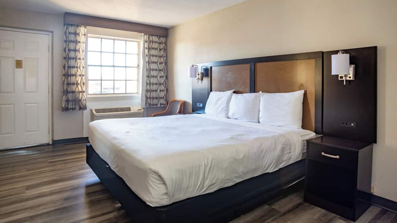 Baymont by Wyndham Austin University Area