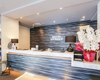 Hotel Livemax Premium Himejieki-Minami - Himeji - Vastaanotto