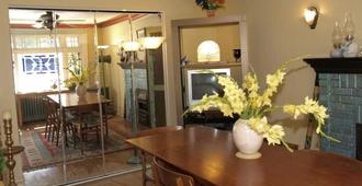 Downtown Bed and Breakfast - Ottawa - Comedor