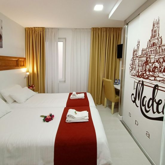 Bedroom view of Hostal Royal Cruz