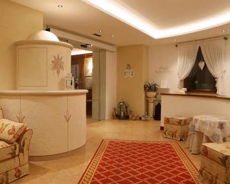 Hotel Belvedere Srl - Fai della paganella - Vastaanotto