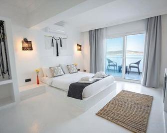 Jinan Berk Hotel - Ayvalık - Habitación