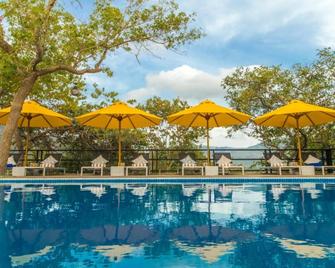 Elephant Stables Dambulla - Sigiriya - Pool