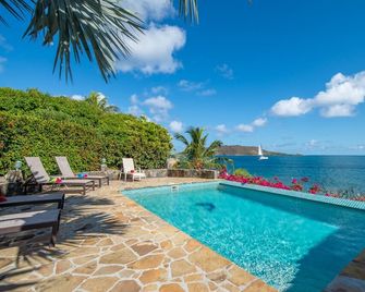 Secluded Oceanfront Caribbean Vacation Villa on Leverick Bay. - Virgen Gorda - Piscina