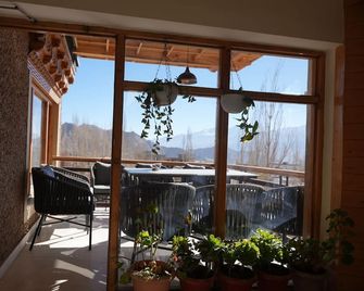 Overland Heights - Near Leh Airport - לה