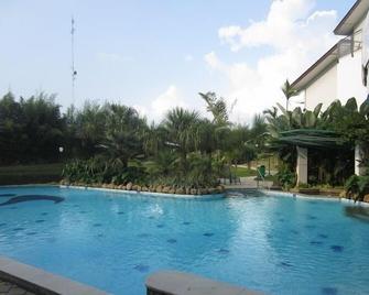 Rukun Resort Sentul - Babakan Madang - Басейн