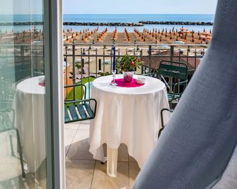 Hotel Estate - Rimini - Balcony