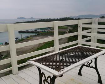 Sansendai Sea View B&B - Chenggong Township - Balcón