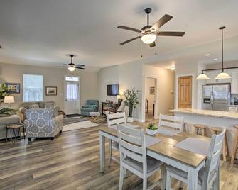 Waveland Home Near Beach Pets Allowed! - Waveland - Comedor