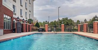 Holiday Inn Express Hotel and Suites Shreveport-West - שרבפורט - בריכה