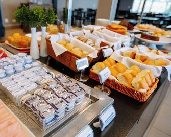 Comfort Suites Londrina - Londrina - Açık büfe