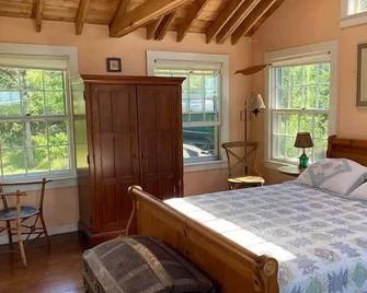 Elegant Nantucket Retreat on Village Way 3BR - Nantucket - Chambre