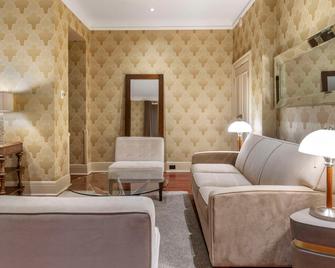 The Fort Garry Hotel, Spa and Conference Centre, Ascend Hotel Collection - Winnipeg - Living room