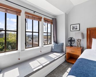 College Inn Hotel - Seattle