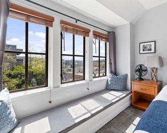 College Inn Hotel - Seattle