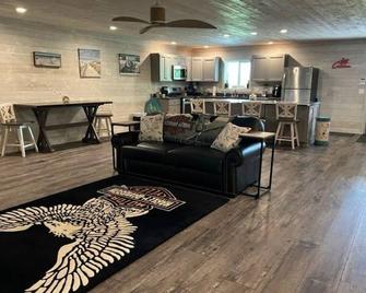 Private Country Rental- 2 night minimum - Macedon - Living room